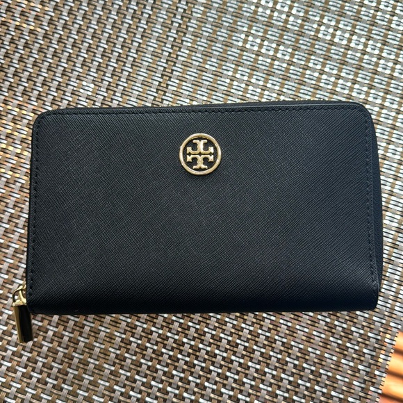 Tory Burch Handbags - Tory Burch Black Zip Wallet with Gold Accent